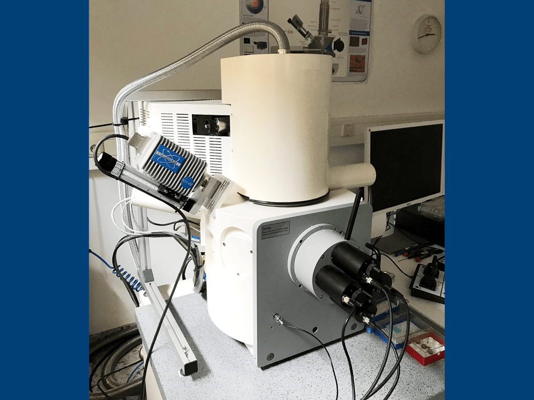 Integration of the EDX system XFlash from Bruker on the modernized SEM LEO DSM982